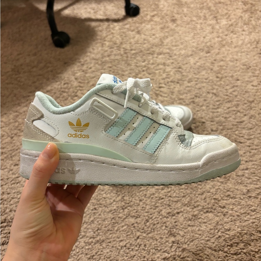 adidas sneakers light blue